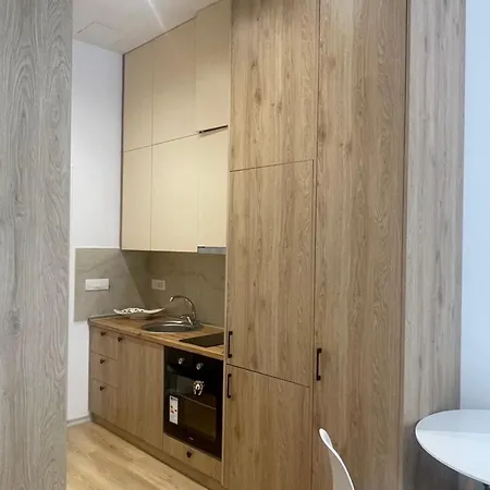 Apartment21&28 *