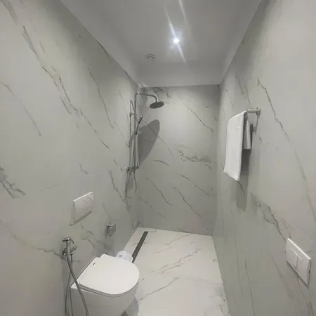 Apartment21&28 *